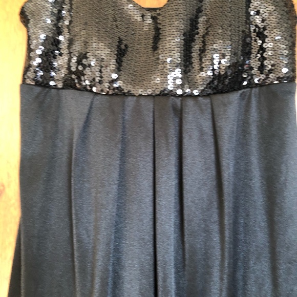 iz Byer California med Black Dress - Picture 3 of 3